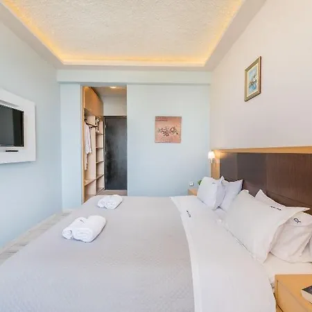 Crystal Hotel 4*