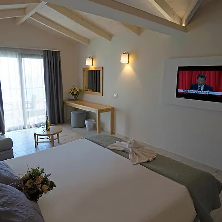 Crystal Hotel 4*