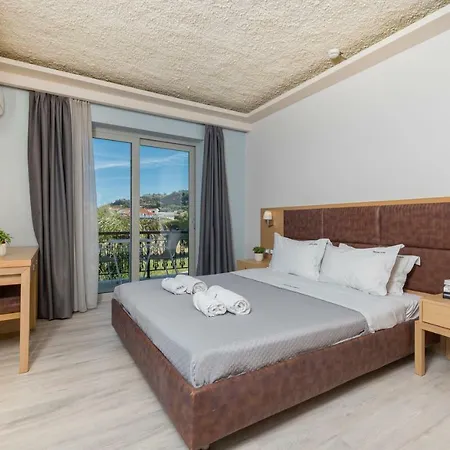 Hotel Crystal 4*