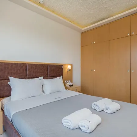 Crystal Hotel 4*
