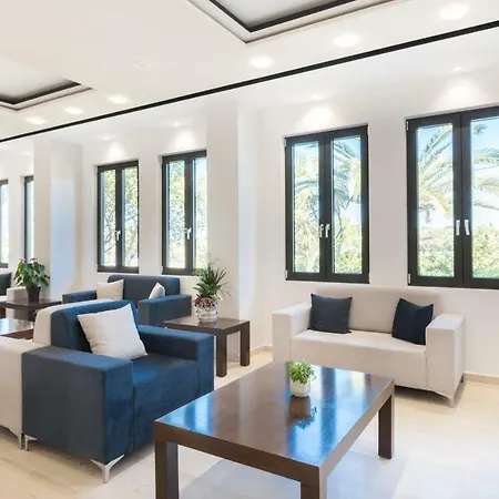 Crystal Hotel 4*