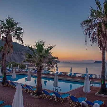 水晶海滩酒店 Kalamákion