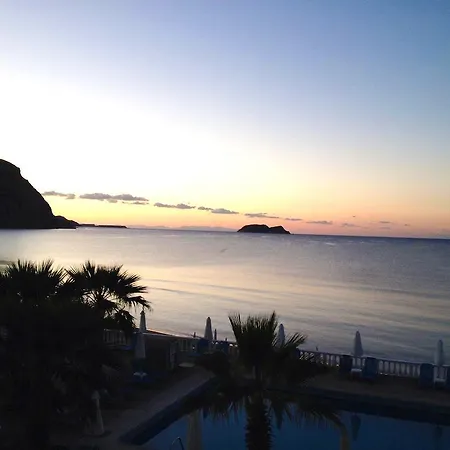 水晶海滩酒店 Kalamákion