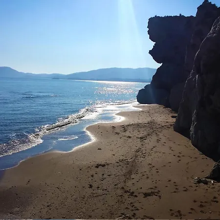 水晶海滩酒店 4* Kalamákion