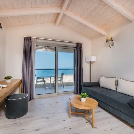 水晶海滩酒店 Kalamákion