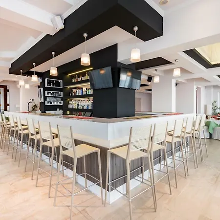 水晶海滩酒店 Kalamákion