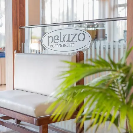 水晶海滩酒店 4*